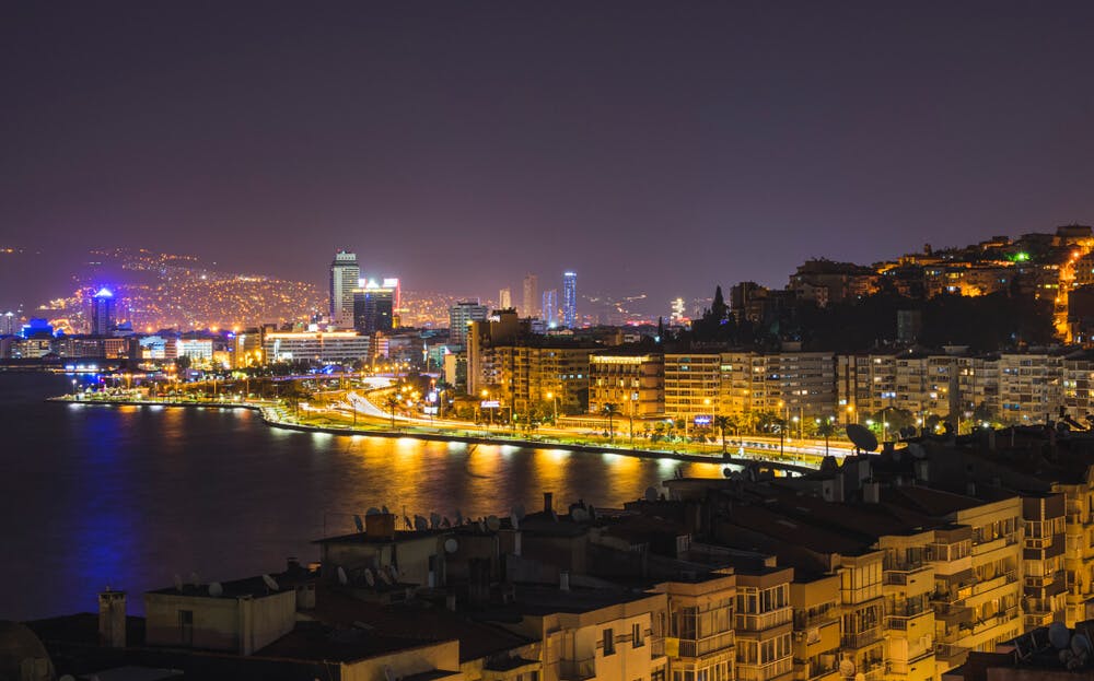 Die Küstenstadt Izmir ist ein Ort, an dem man möglicherweise die beste Haartransplantationsklinik der Türkei findet.