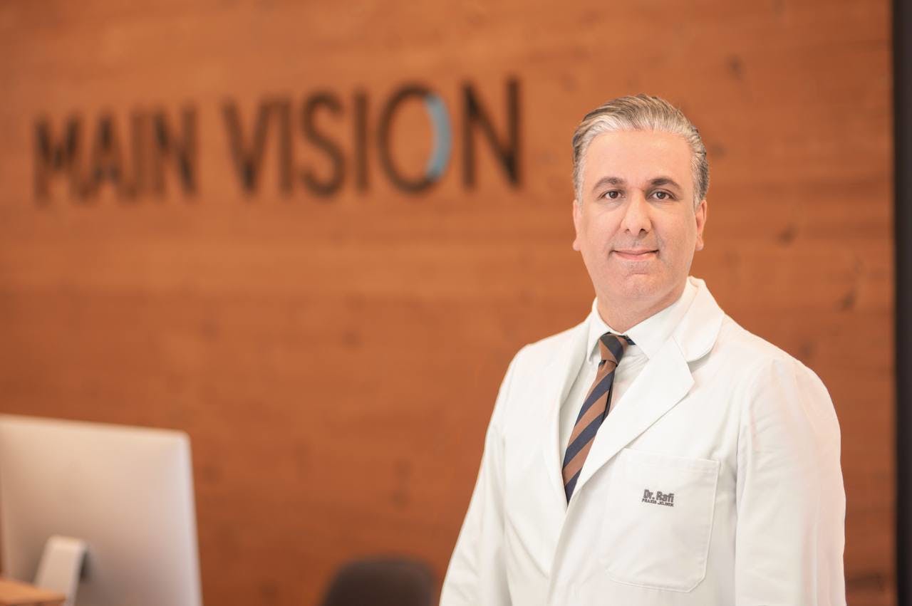 Dr Rafiezadeh, Ophthalmologist and Owner or MAIN VISION
