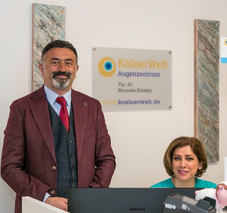 Dr Mustafa Kulekci at the Reception Desk